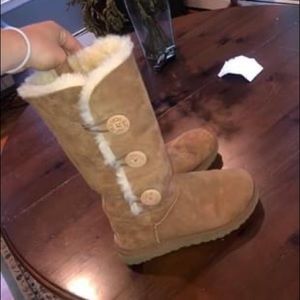 LIKE NEW UGG BOOTS